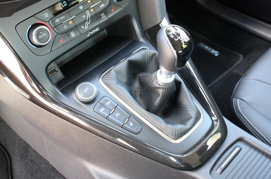  Ford Focus 1.0L EcoBoost 2014 года  (фото 18 из 27)